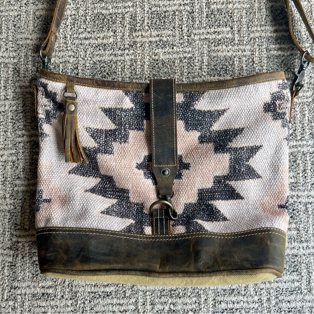 🌵 Myra Entice Shoulder Bag Aztec Southwestern Leather Crossbody NWOT